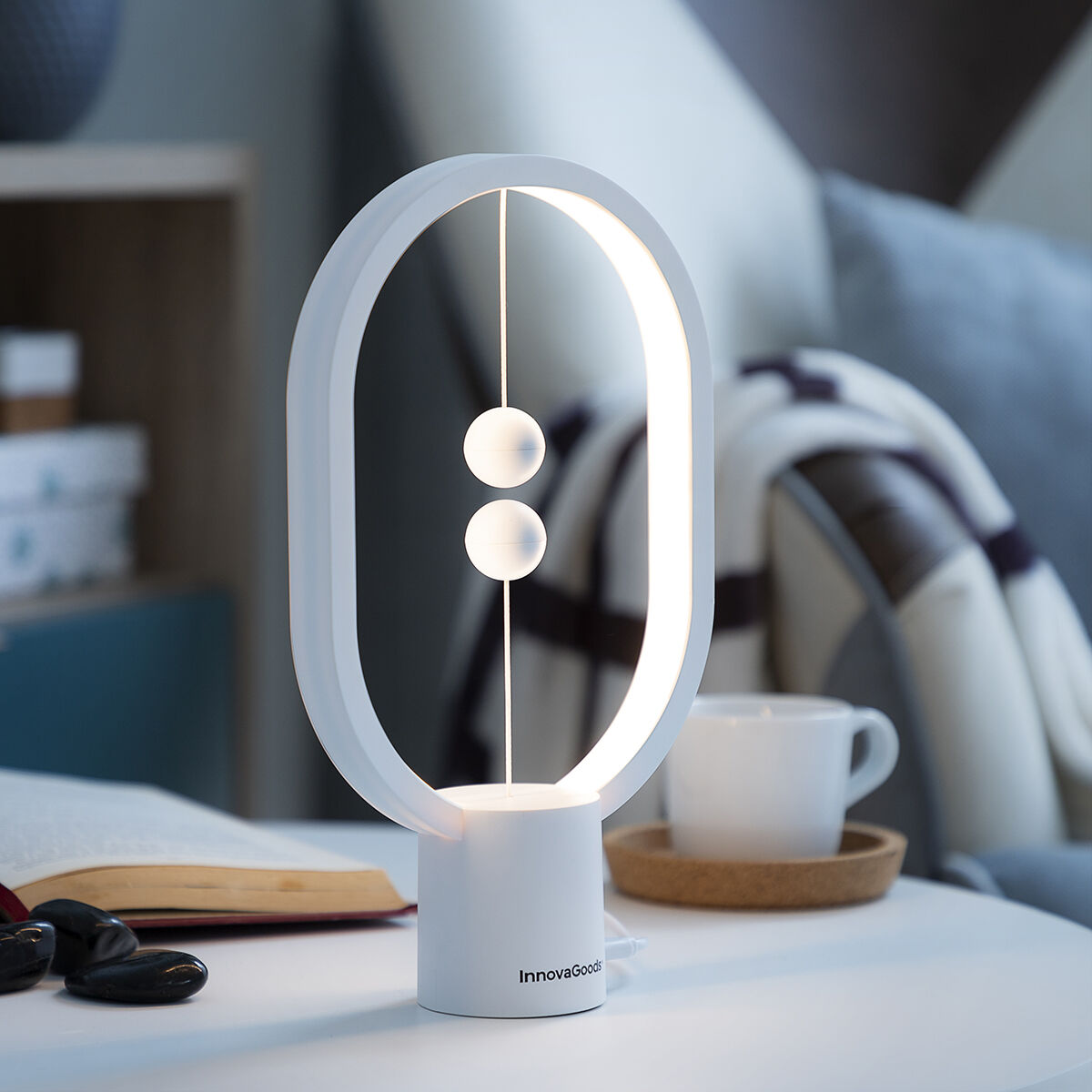 Balance Magnetic Table Lamp